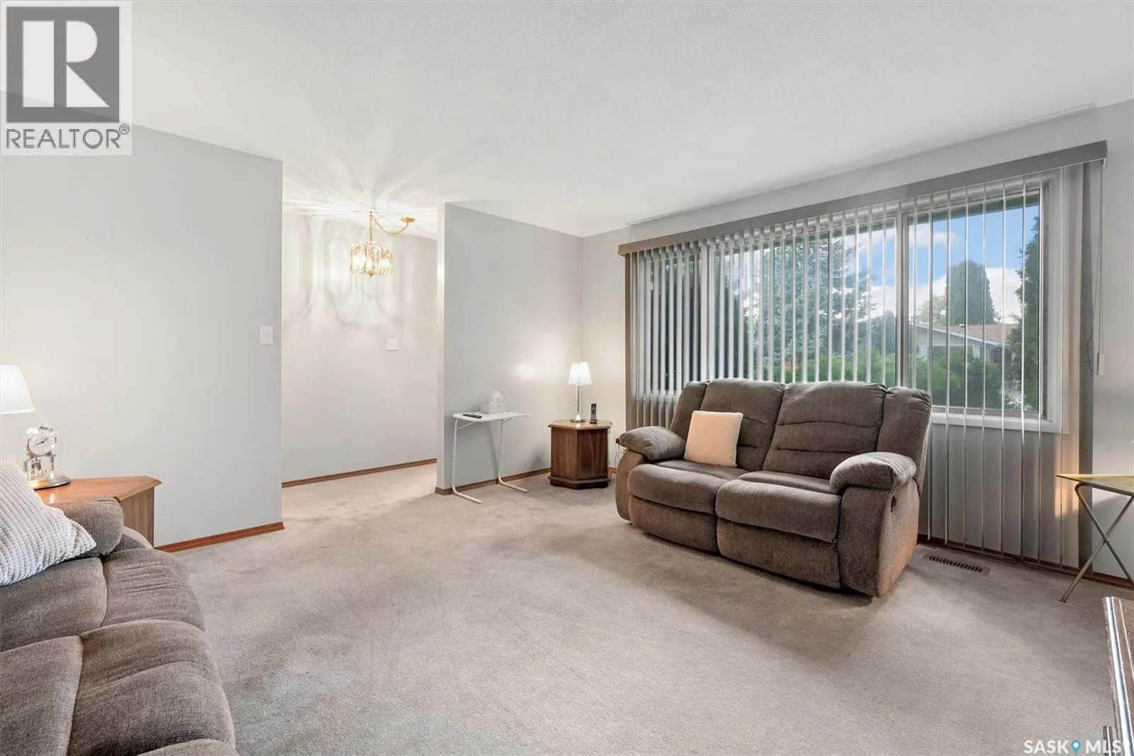 925 East CENTRE