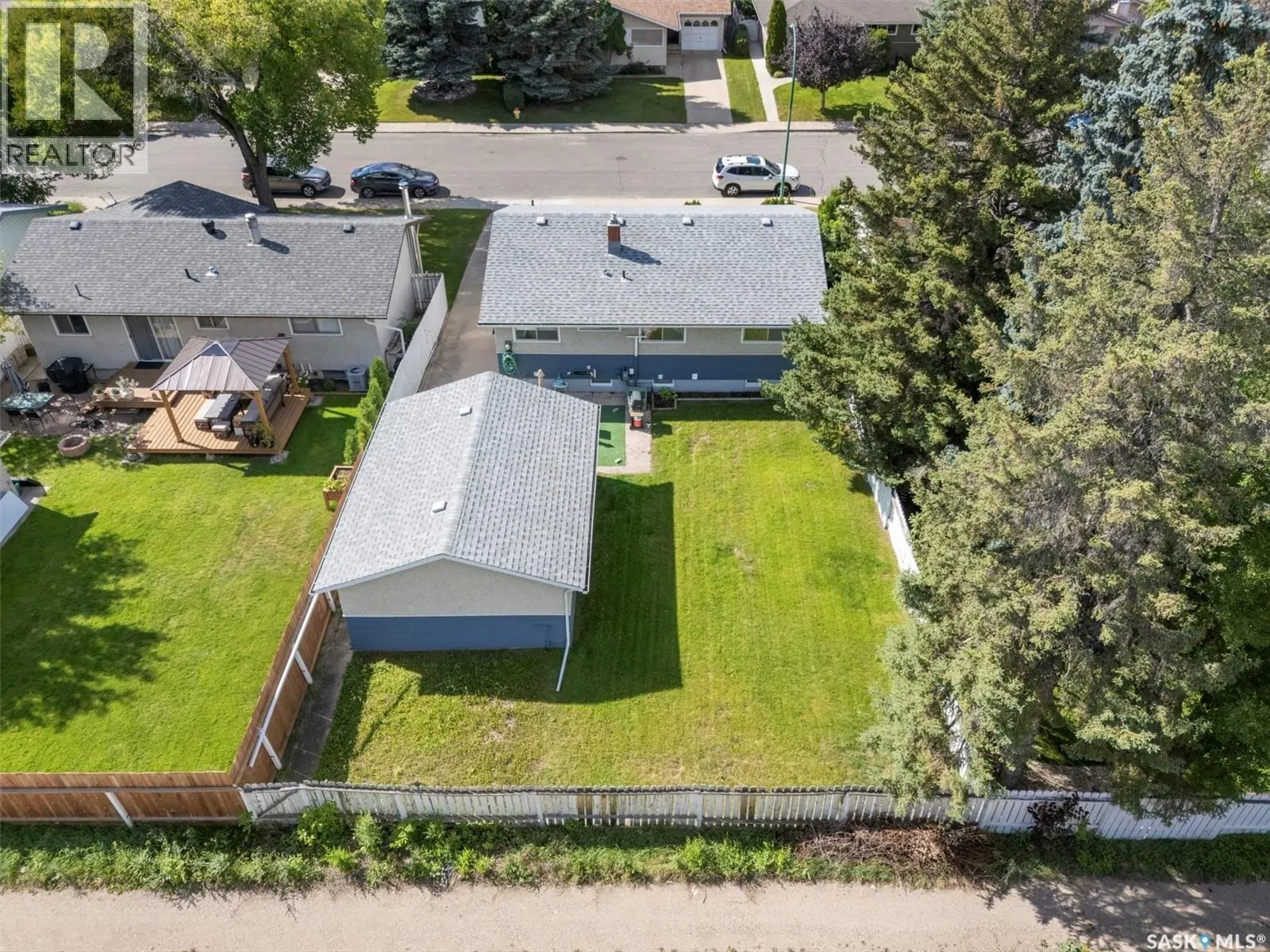 925 East CENTRE