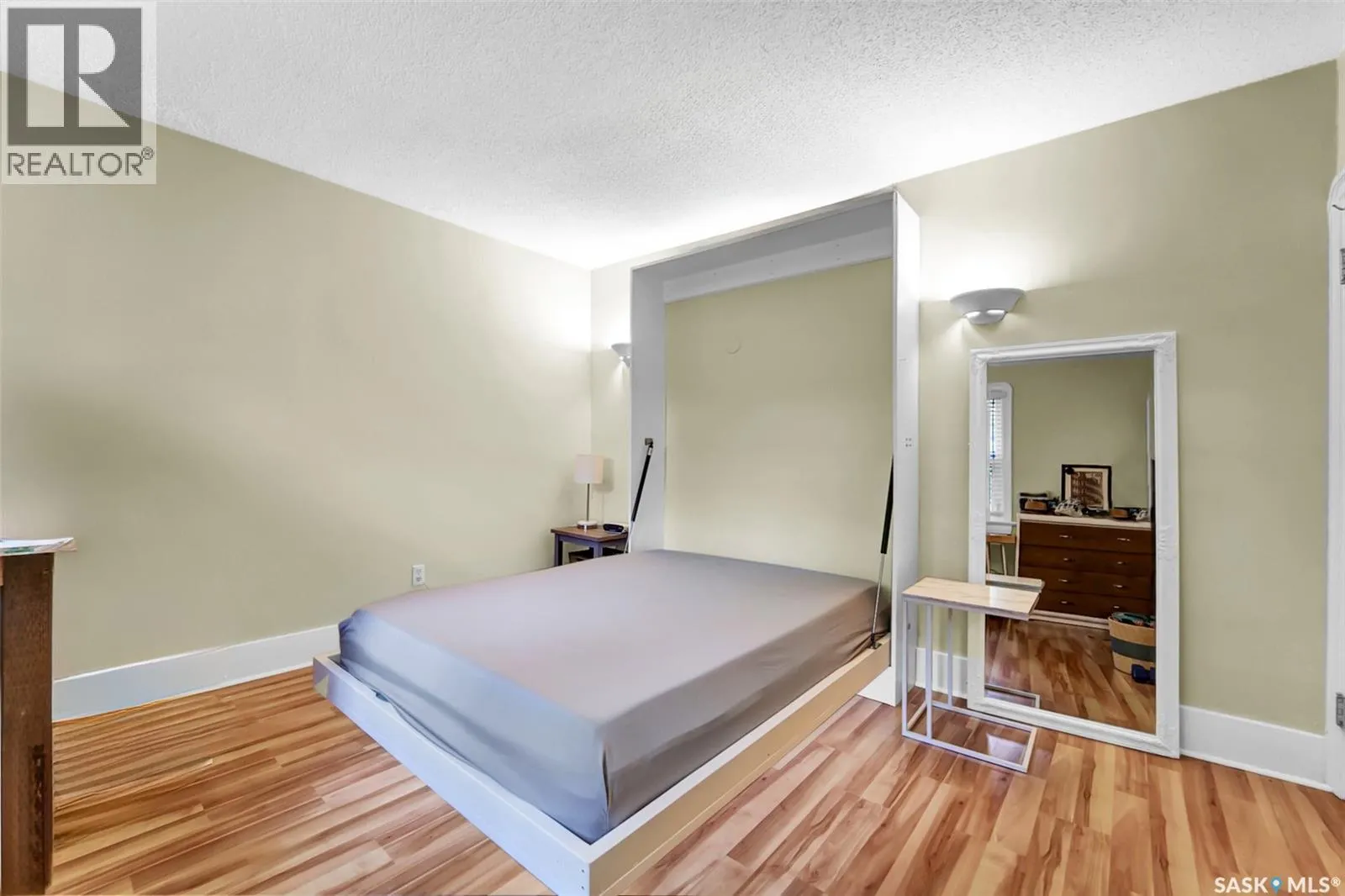 330 8th STREET