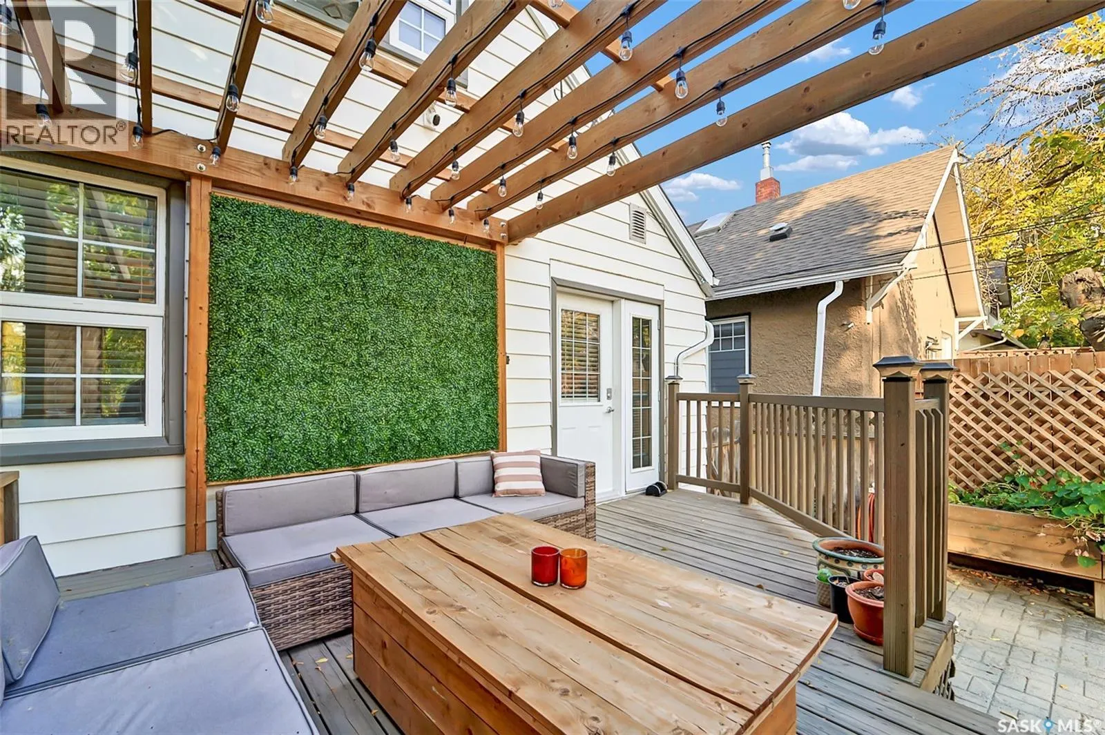 330 8th STREET