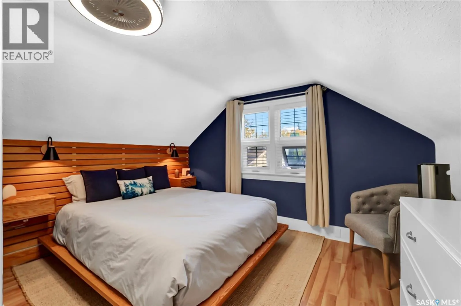 330 8th STREET