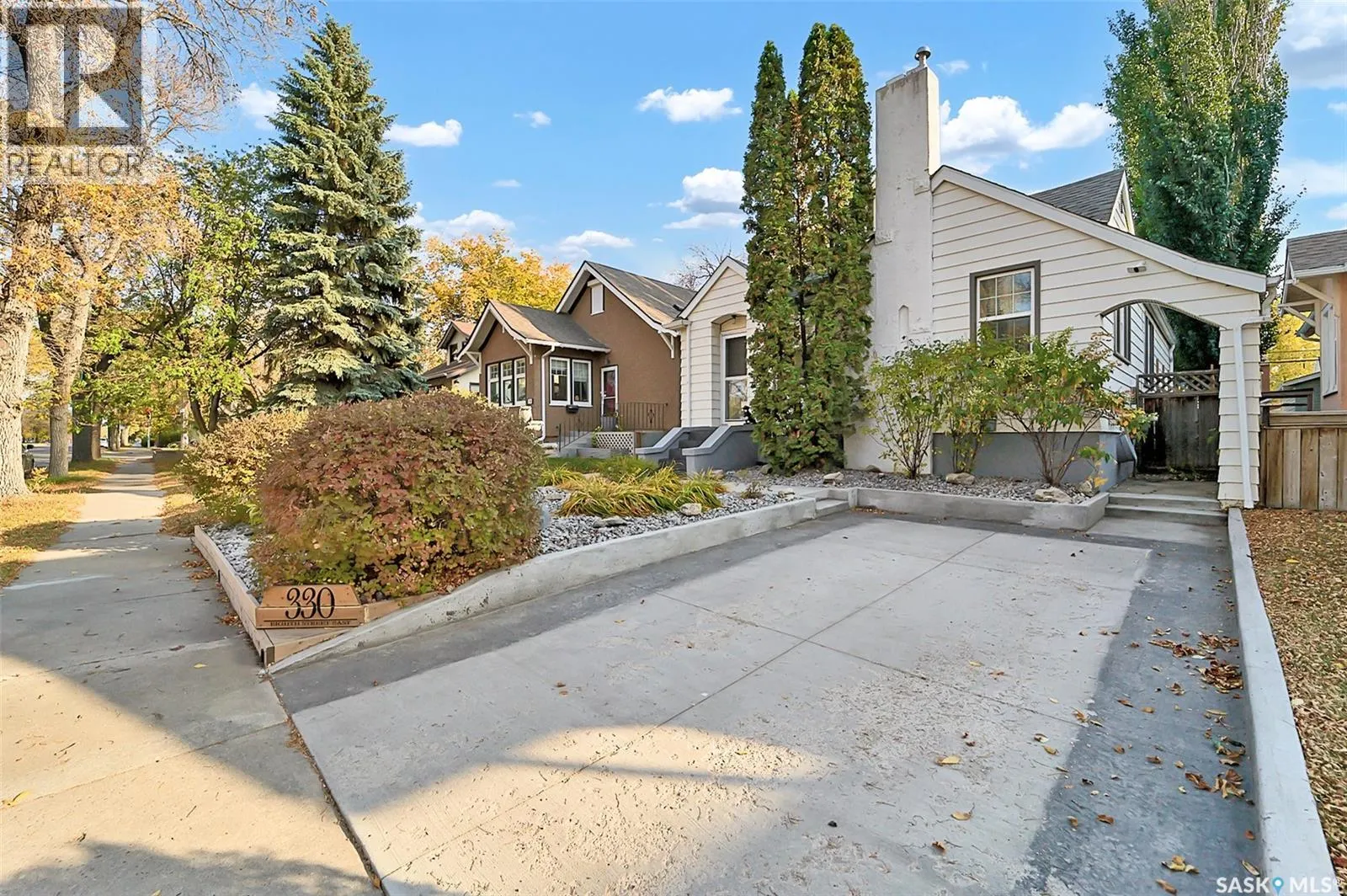 330 8th STREET