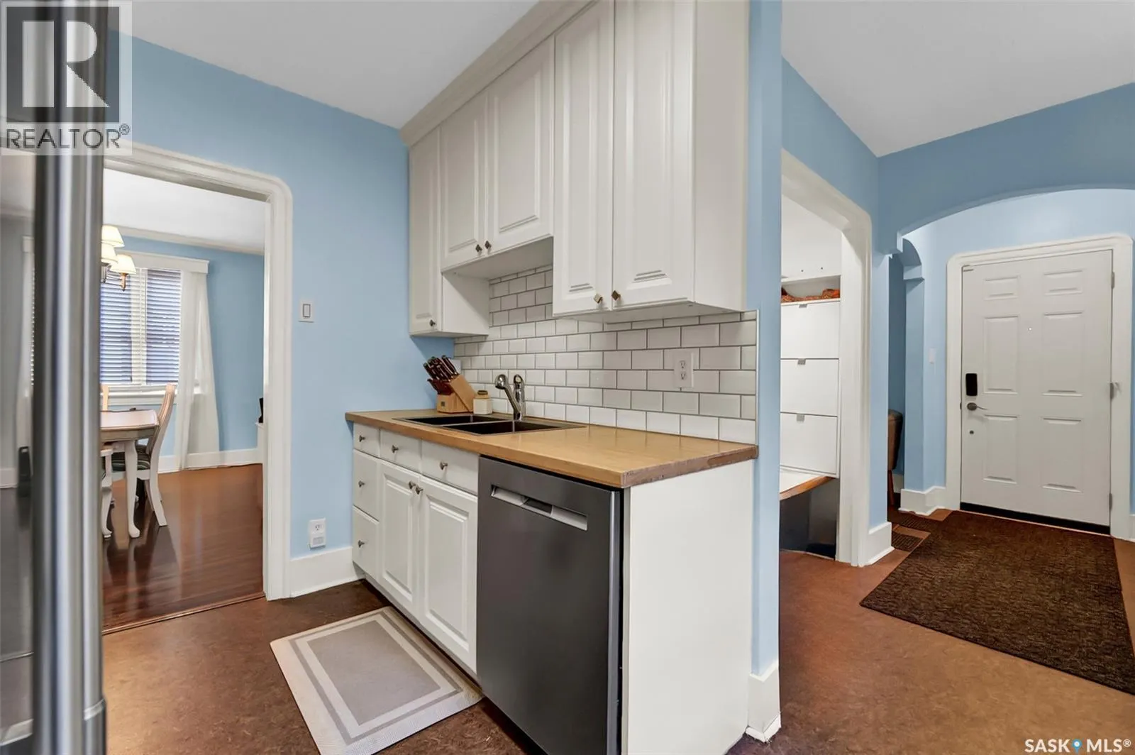 330 8th STREET