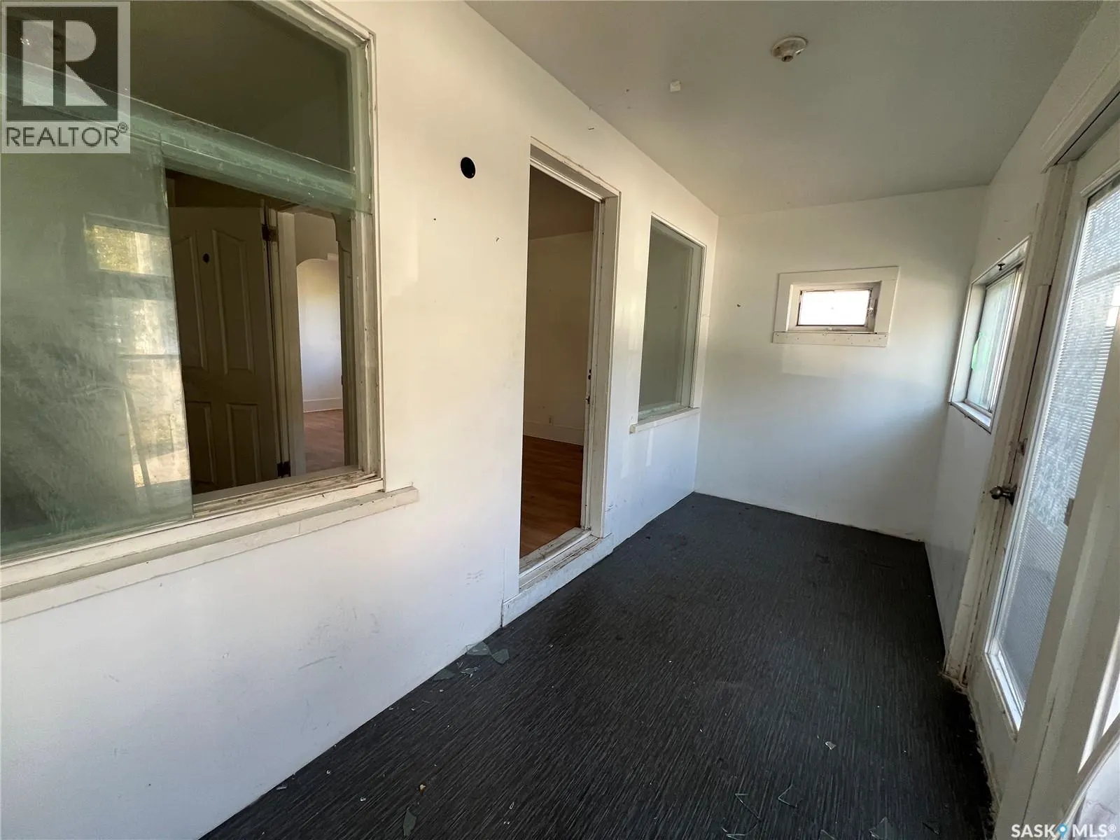 221 I AVENUE S