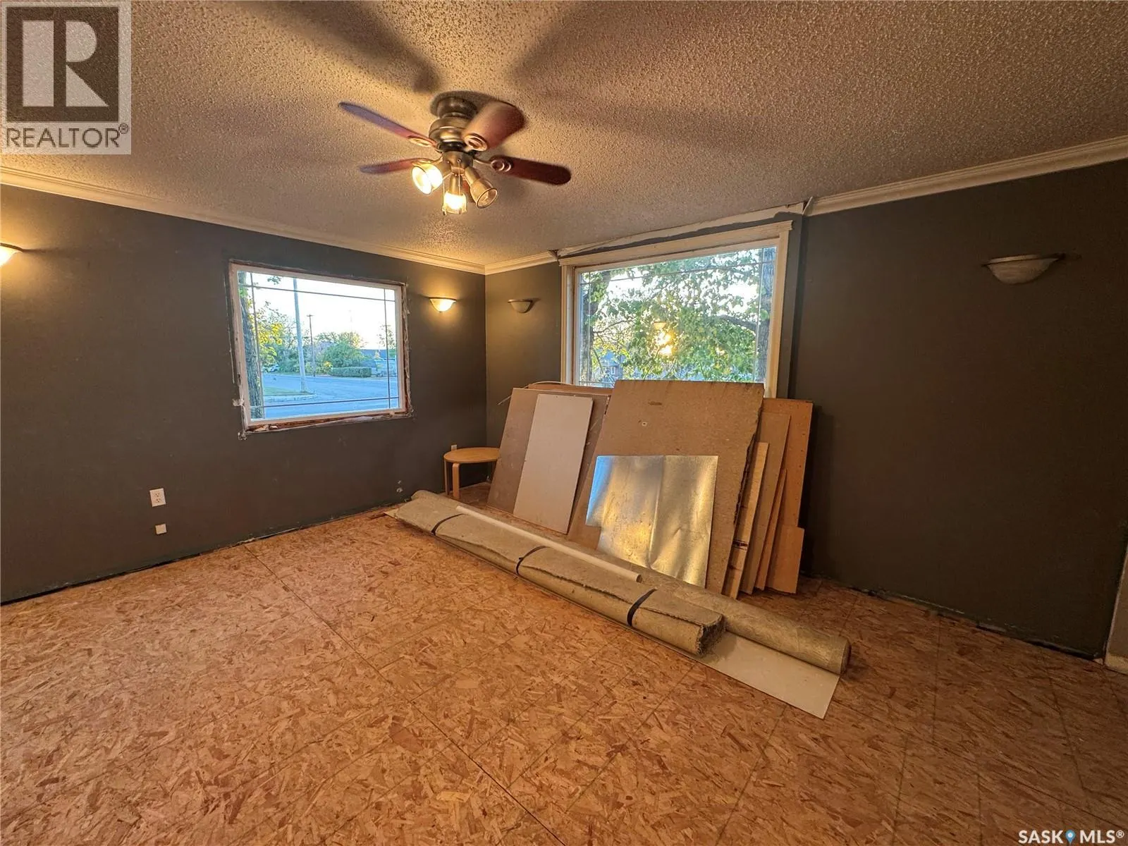 319 3rd AVENUE W