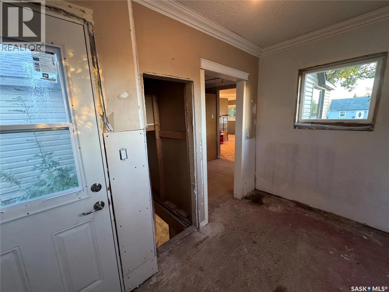 319 3rd AVENUE W