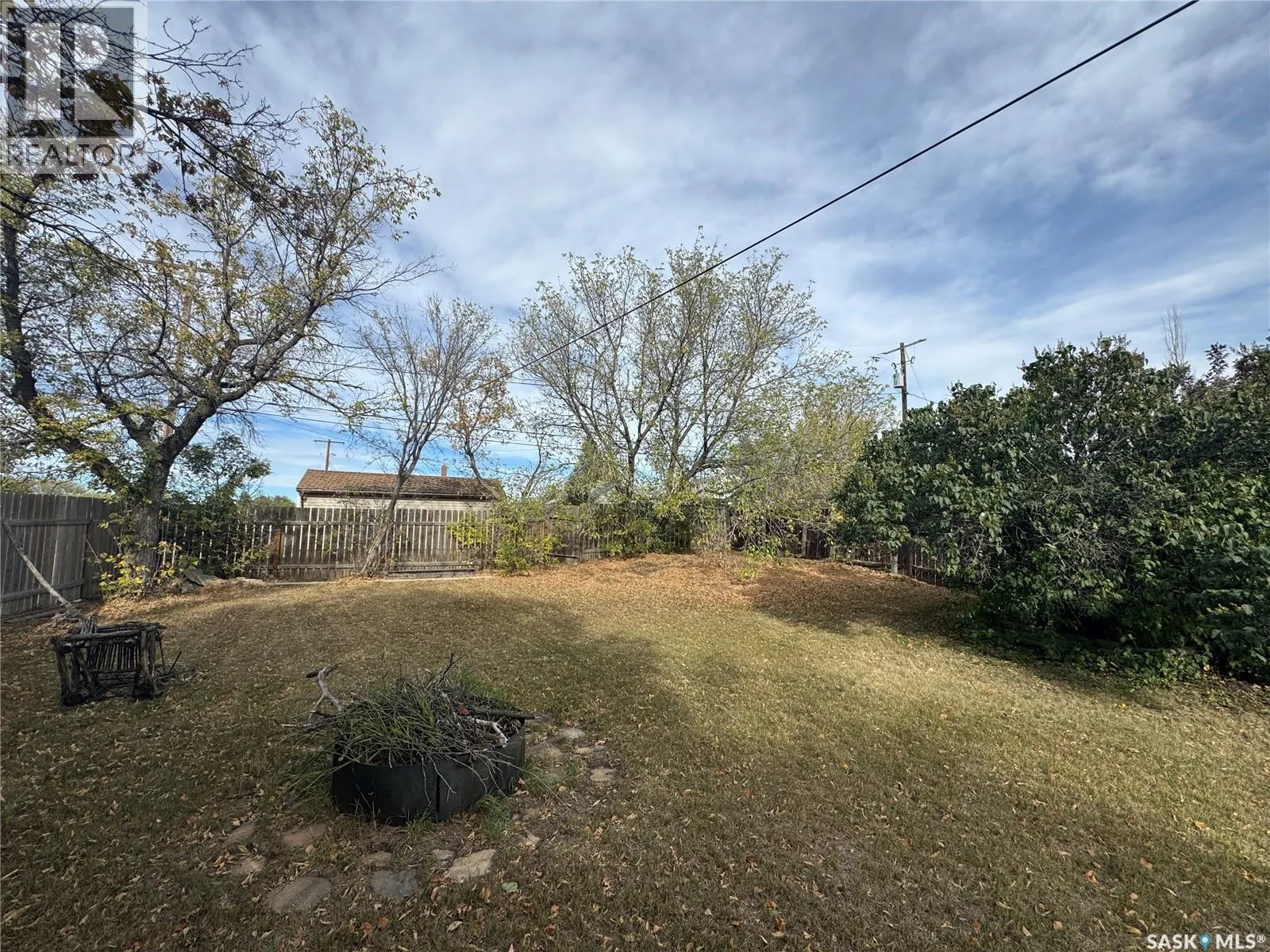 319 3rd AVENUE W