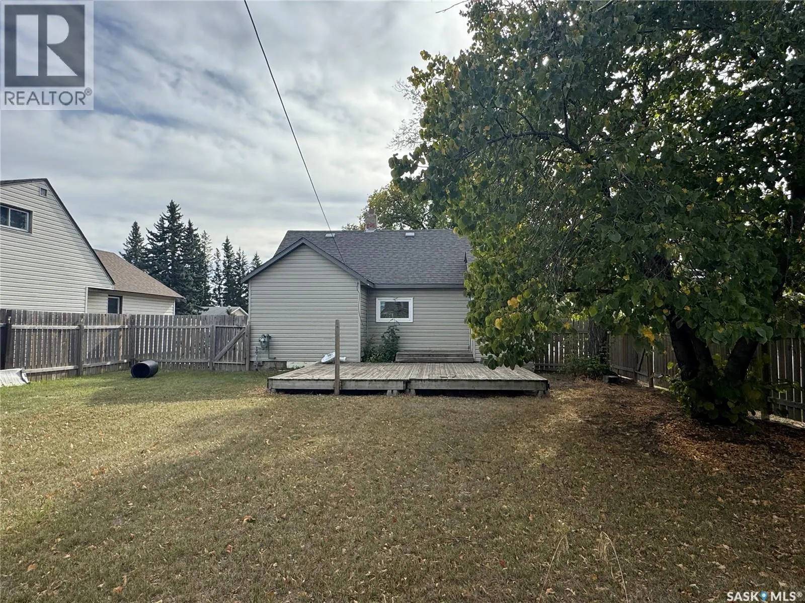 319 3rd AVENUE W