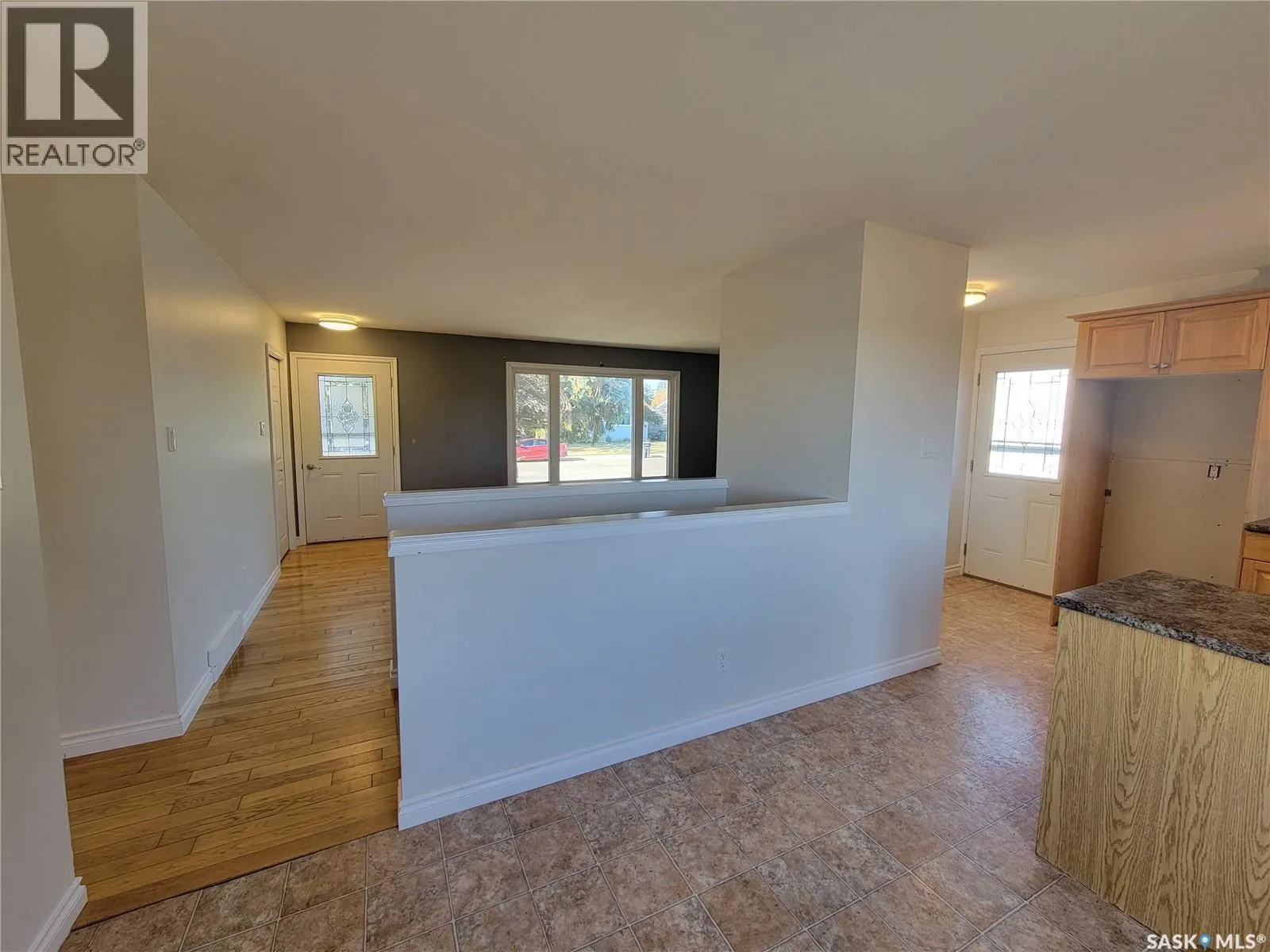 708 2nd STREET W
