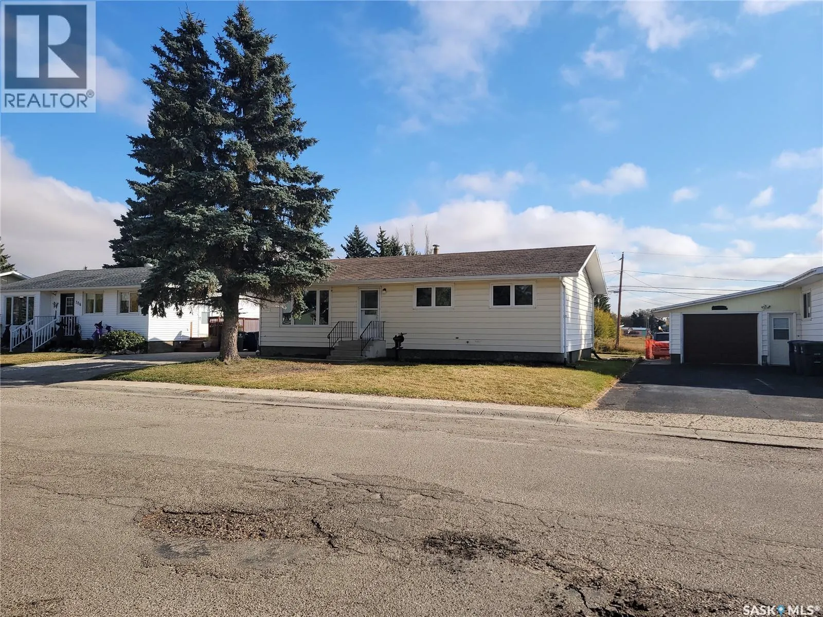 708 2nd STREET W