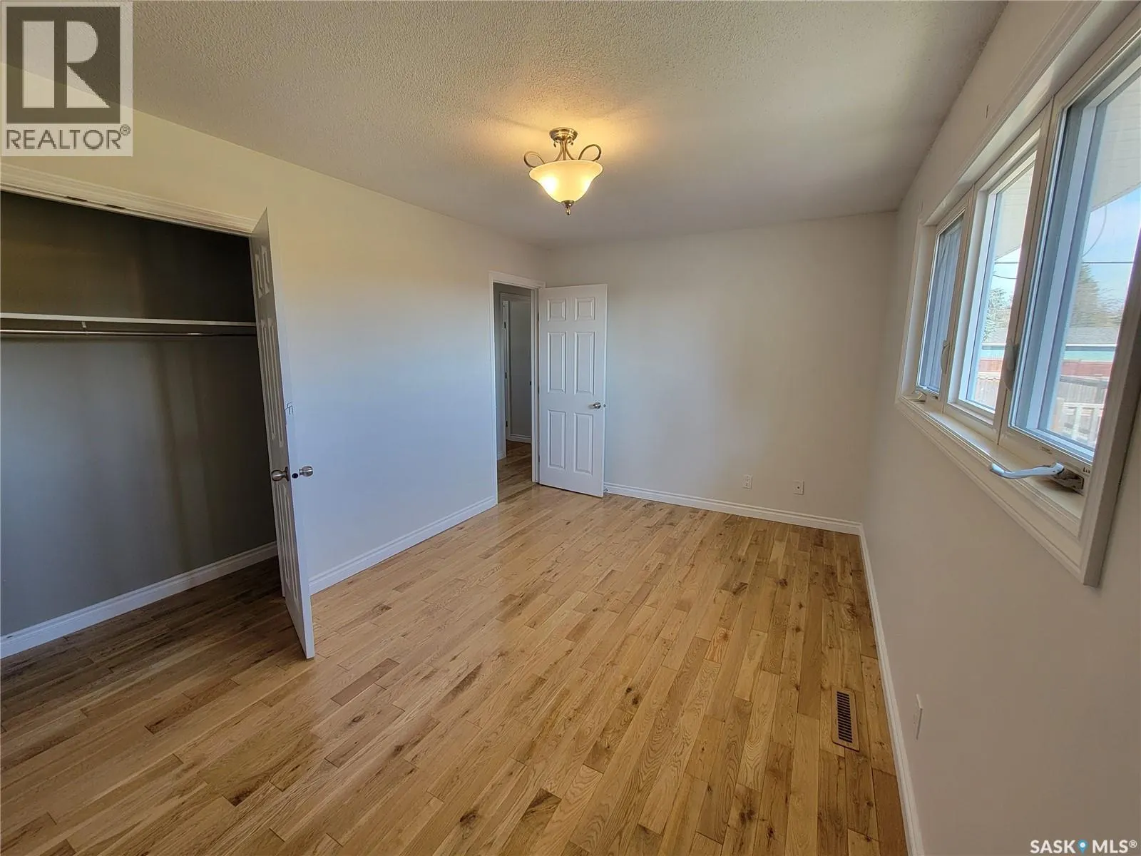 708 2nd STREET W