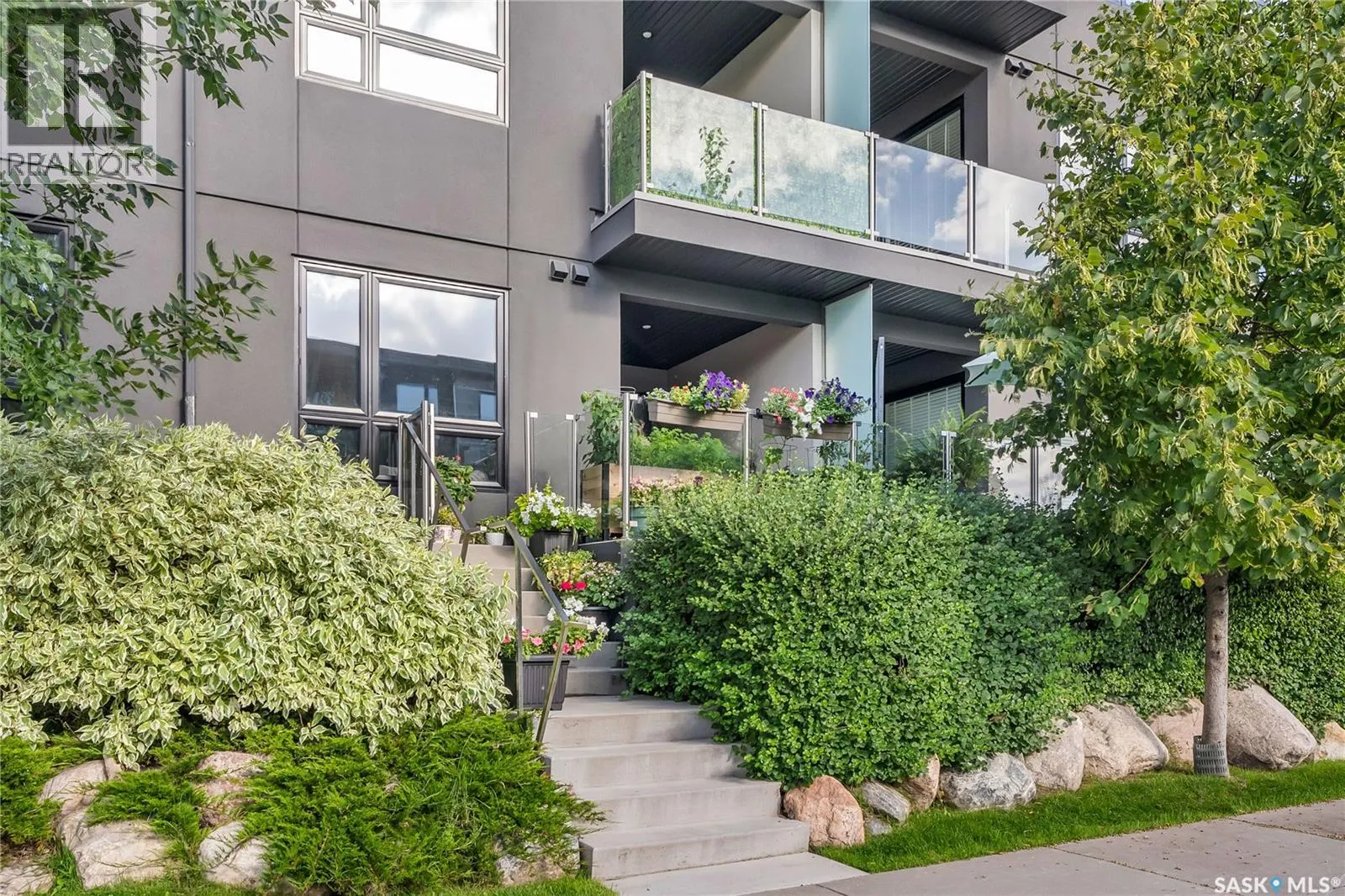 120 223 Evergreen SQUARE