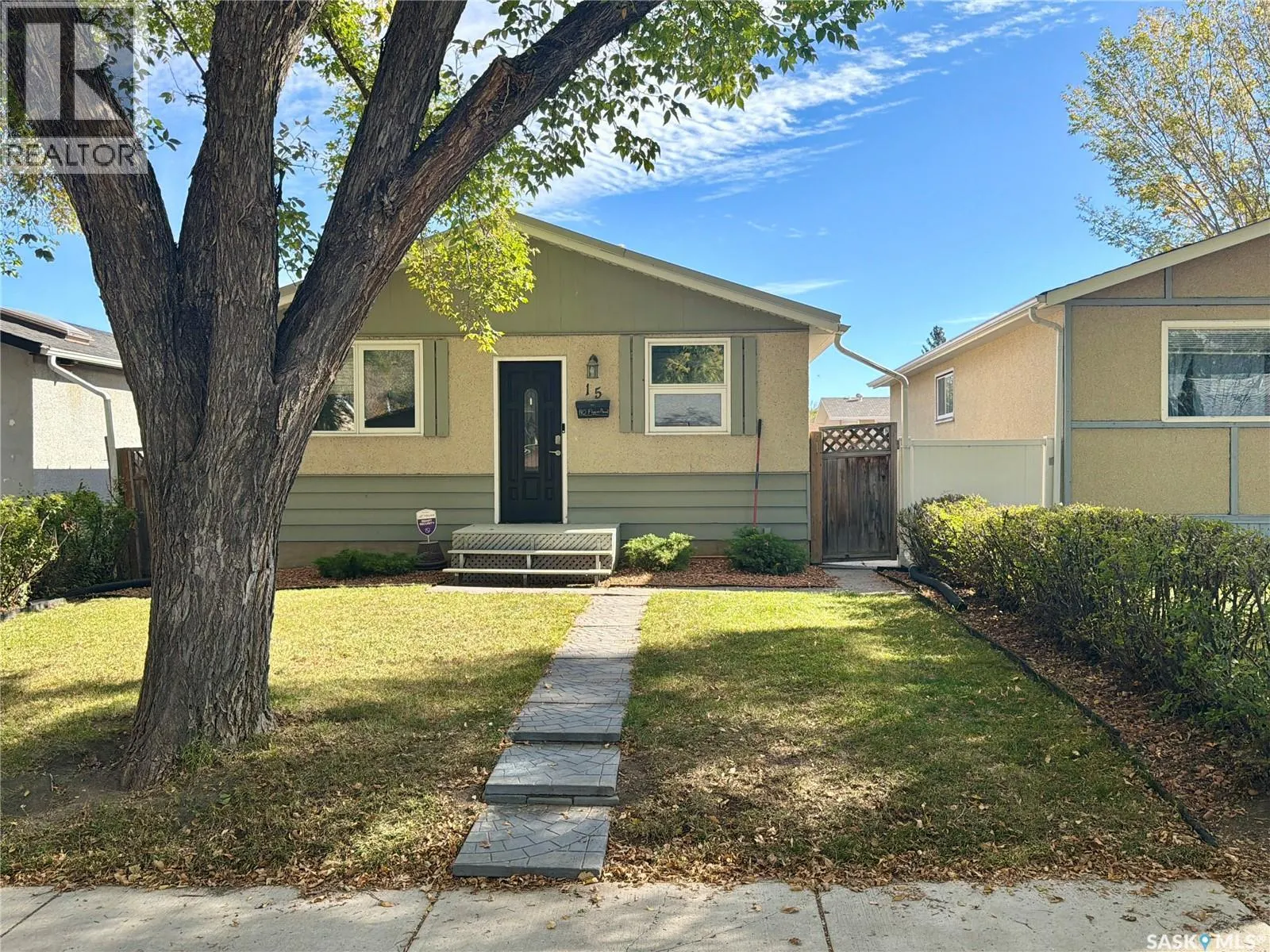 15 MARSHALL CRESCENT