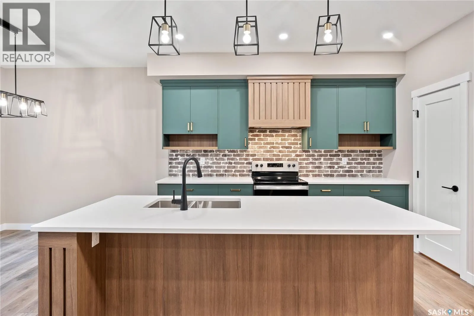 435 Fortosky MANOR