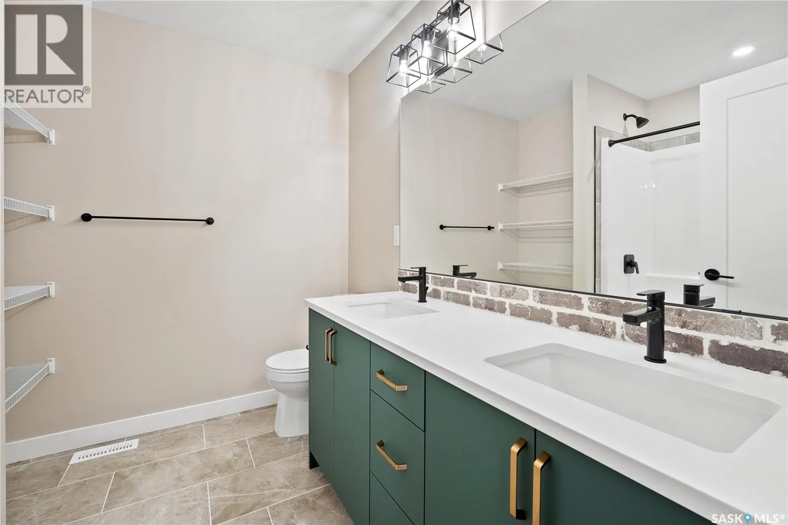 435 Fortosky MANOR