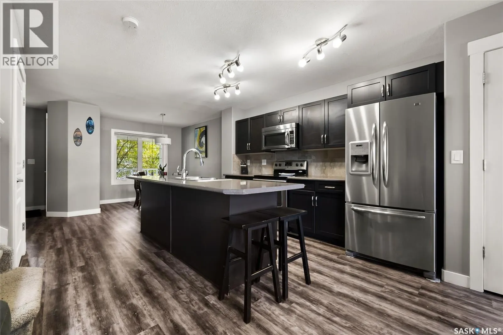 5330 UNIVERSAL CRESCENT