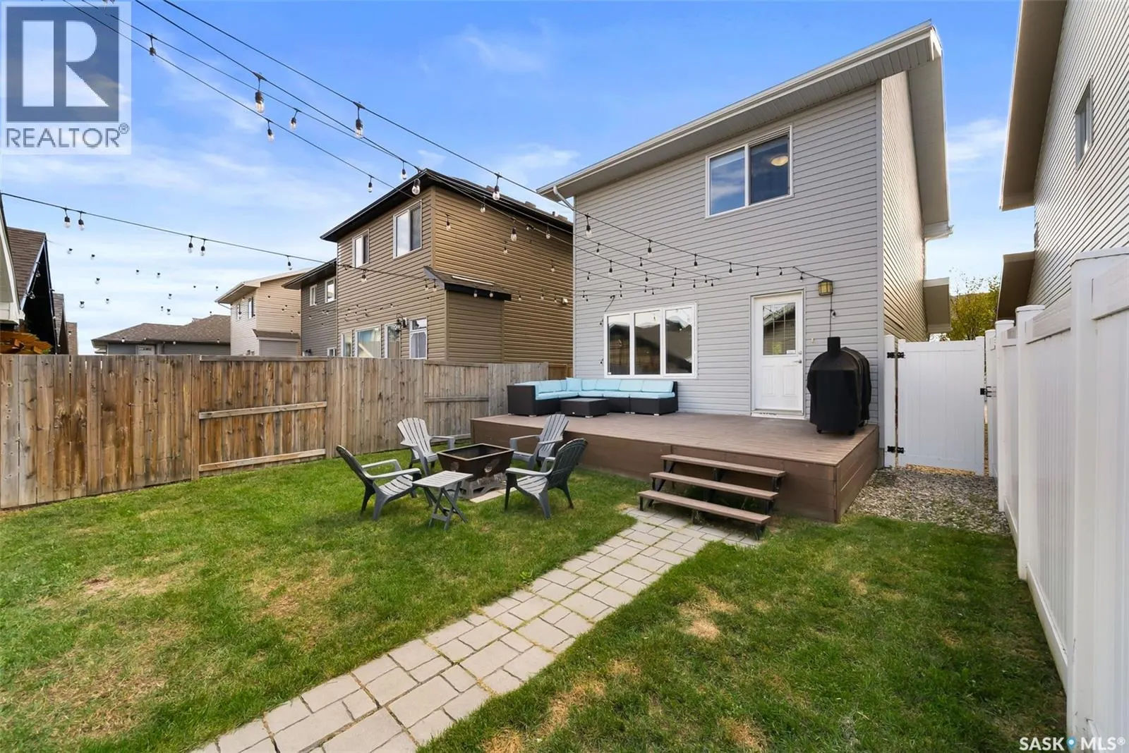 5330 UNIVERSAL CRESCENT