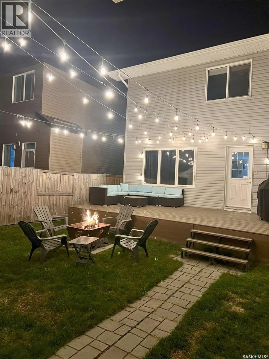 5330 UNIVERSAL CRESCENT