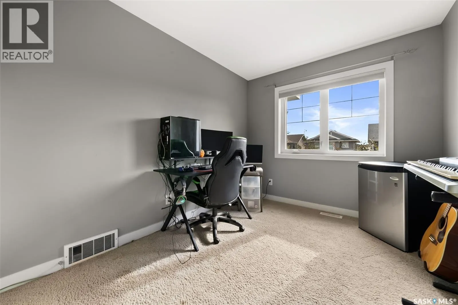 5330 UNIVERSAL CRESCENT