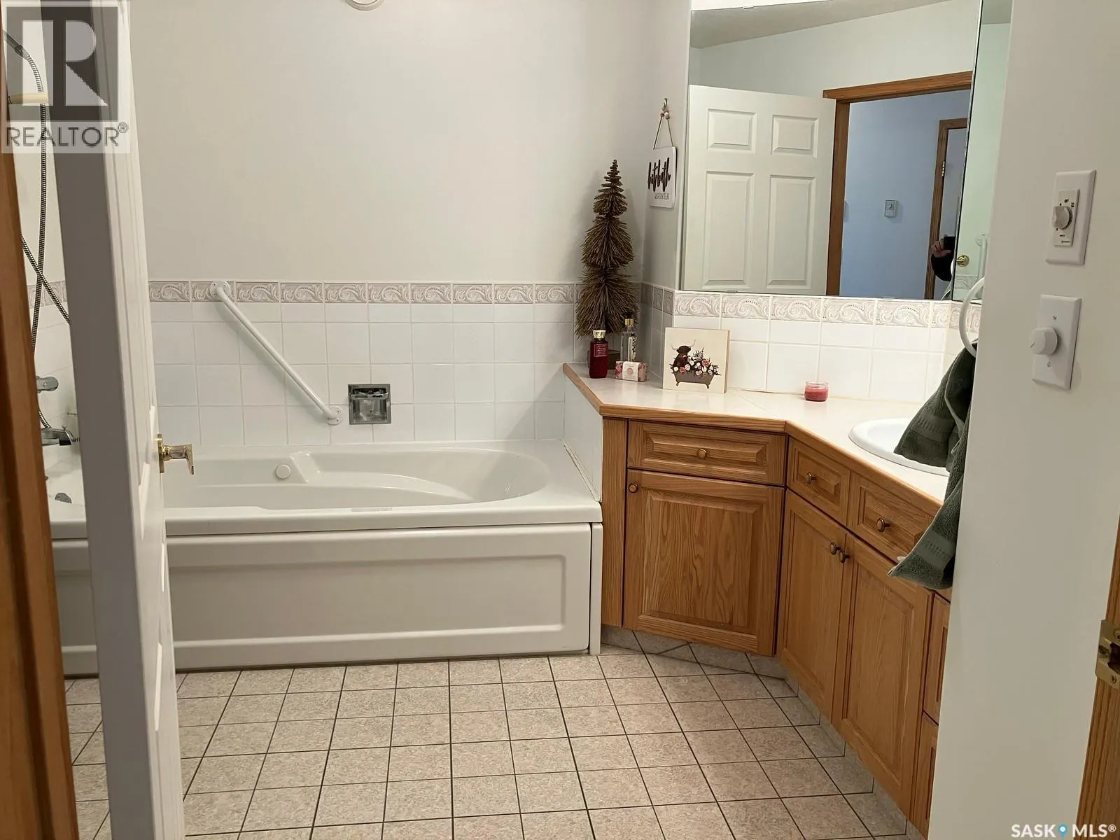 324 5th STREET N