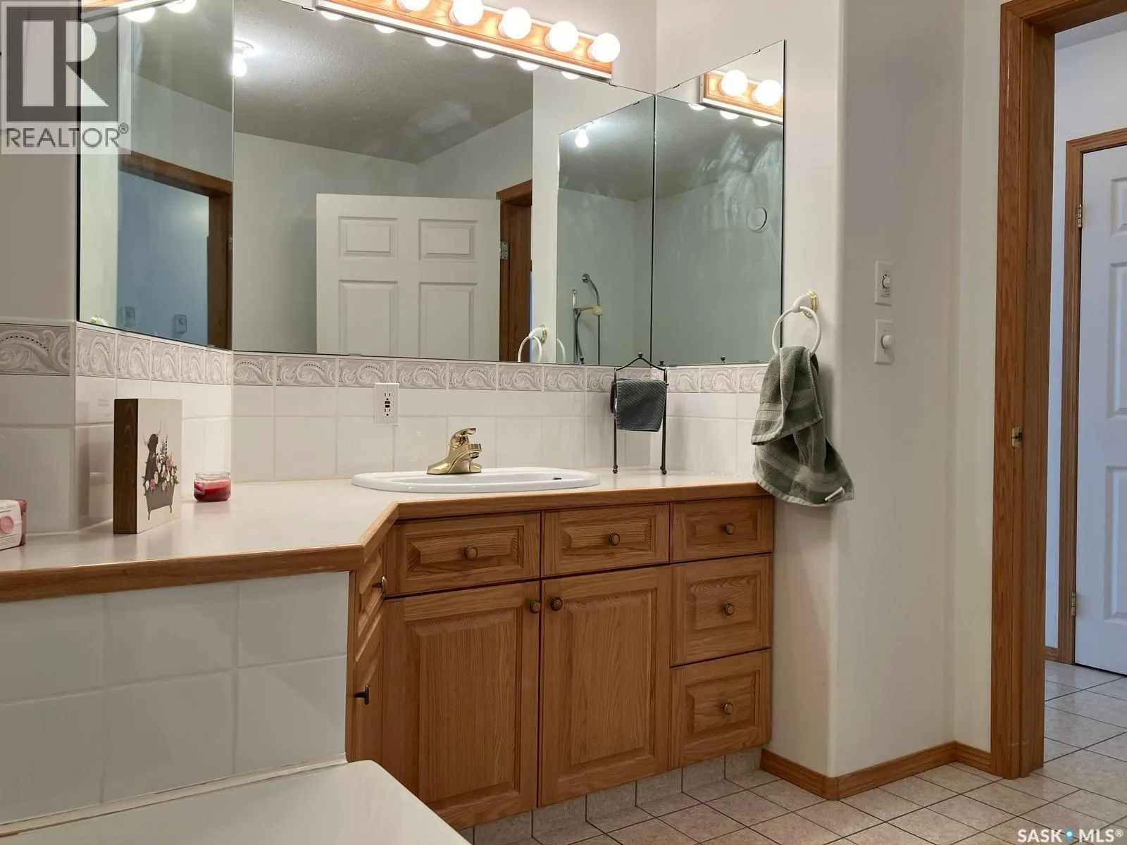 324 5th STREET N