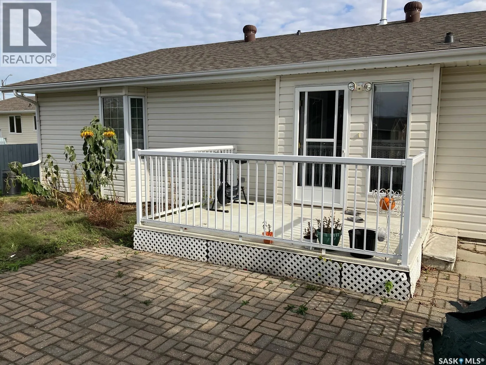 324 5th STREET N