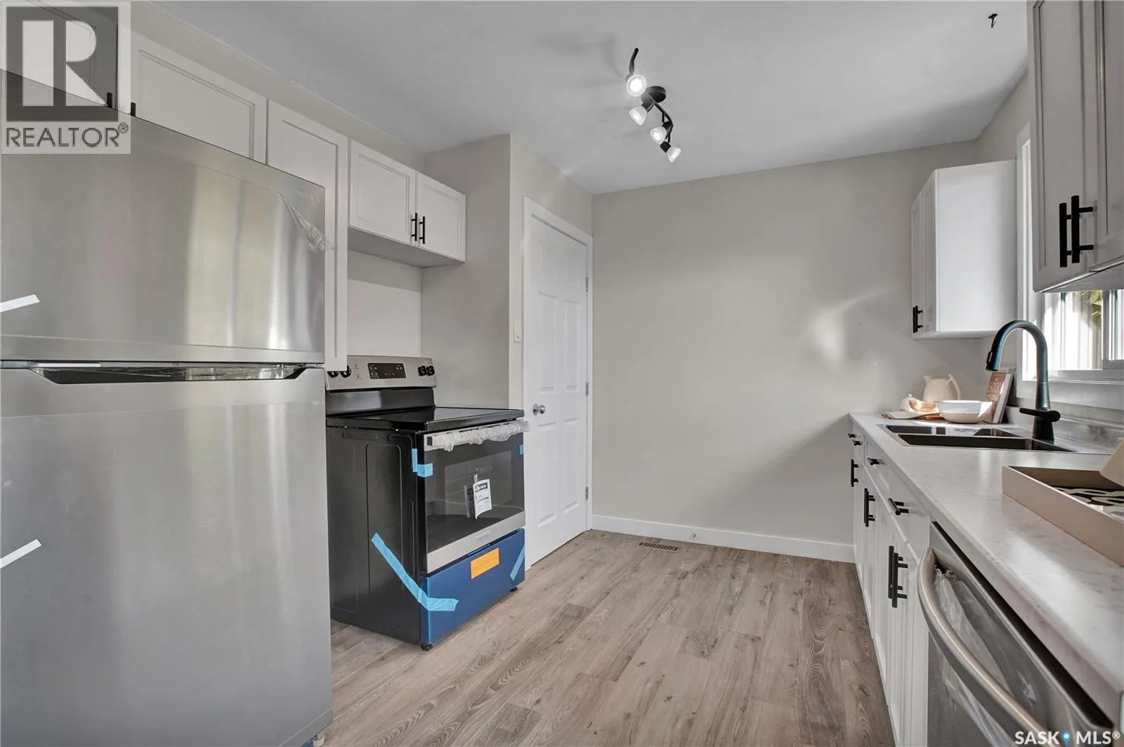 126 Vanier CRESCENT