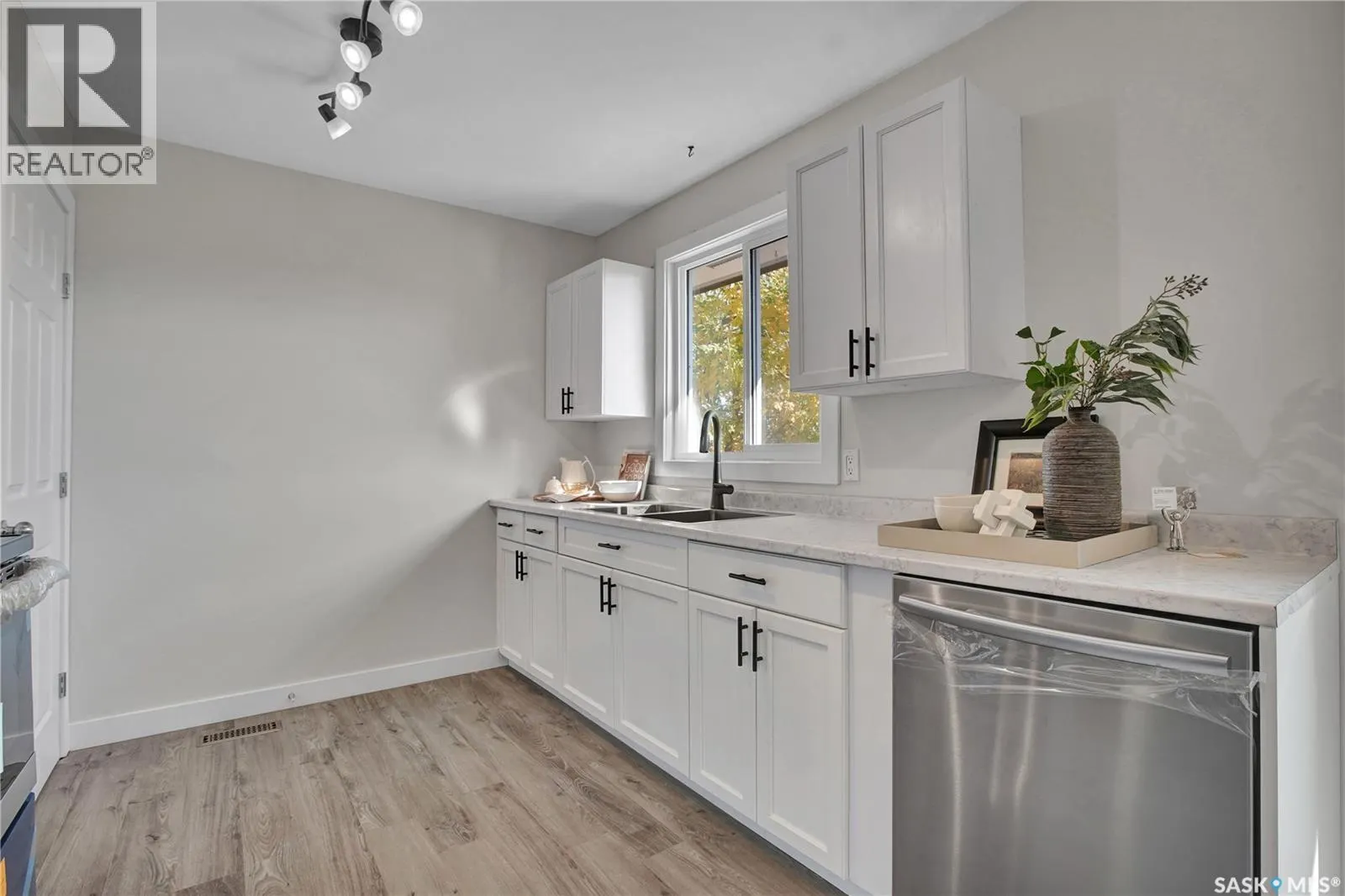 126 Vanier CRESCENT