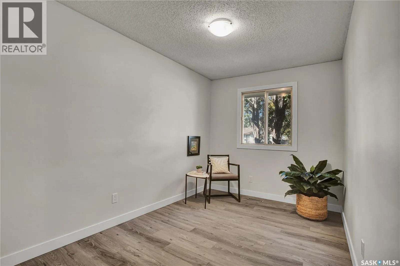126 Vanier CRESCENT