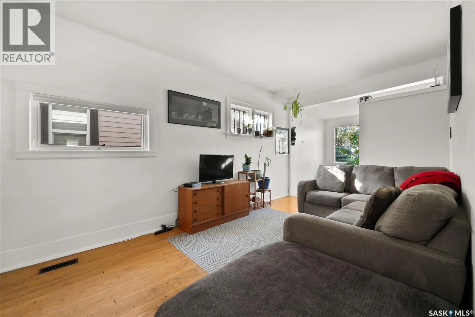 1551 Montague STREET