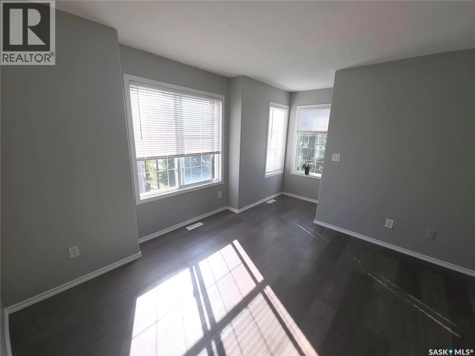 1 302 Herold ROAD
