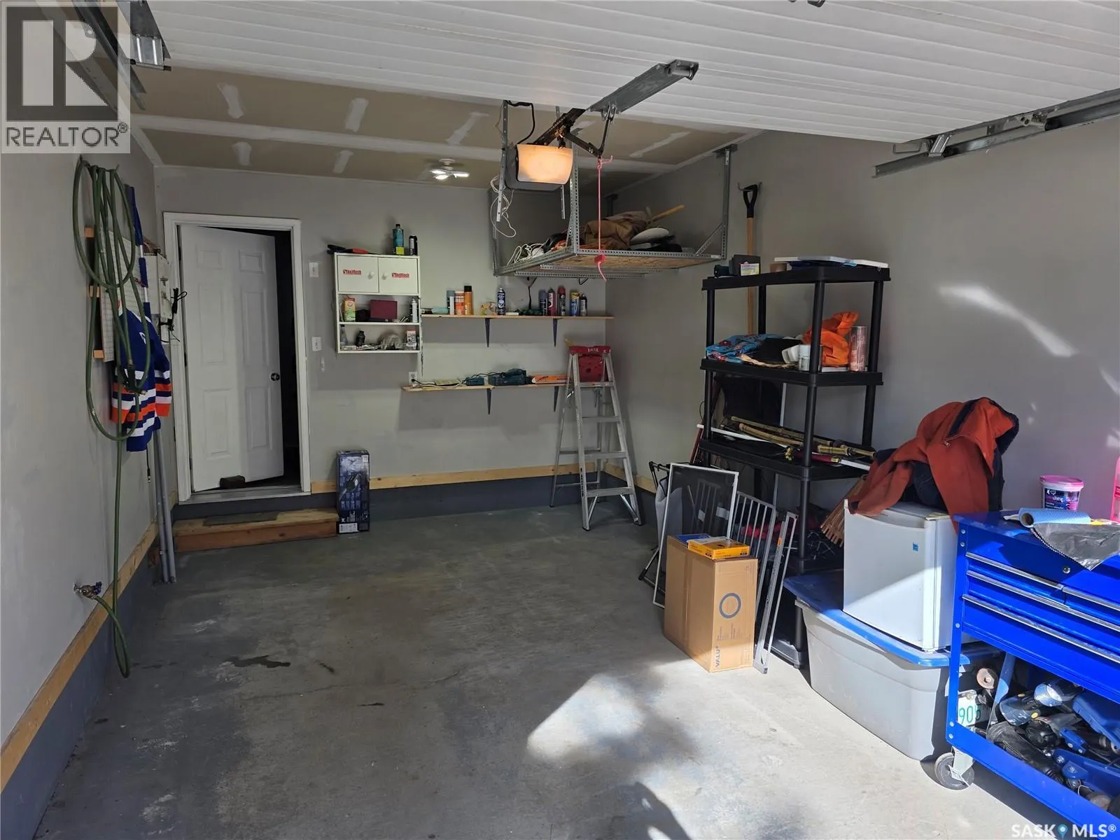 1 302 Herold ROAD