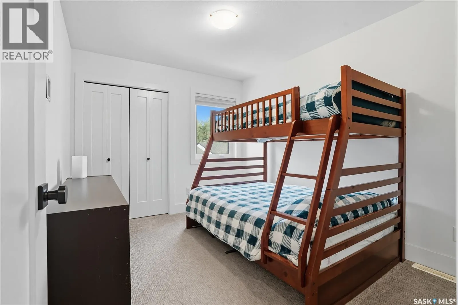 1172A Spadina CRESCENT E