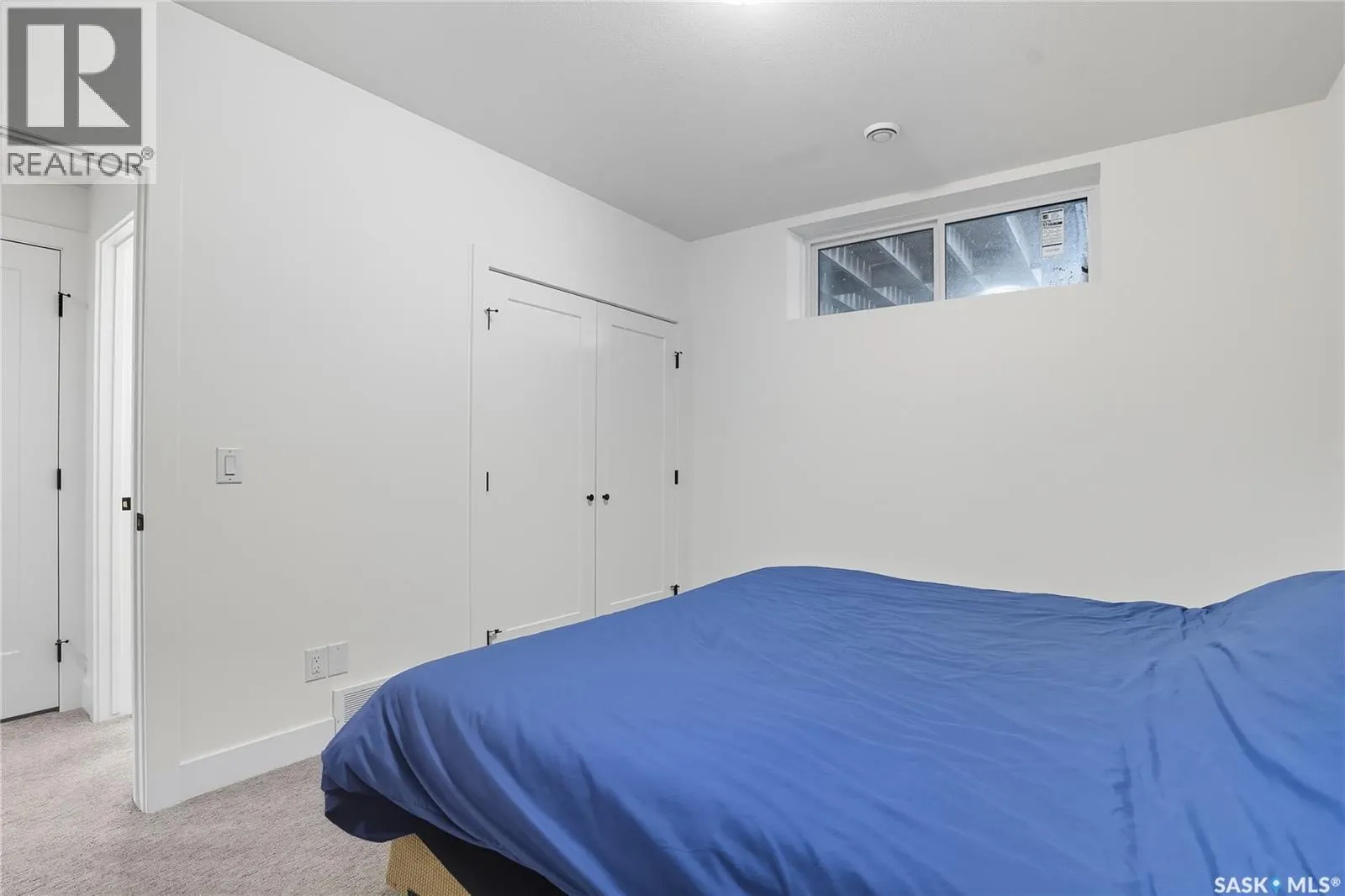 1172A Spadina CRESCENT E