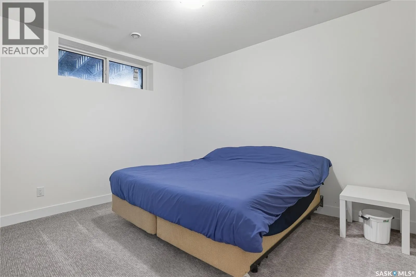 1172A Spadina CRESCENT E