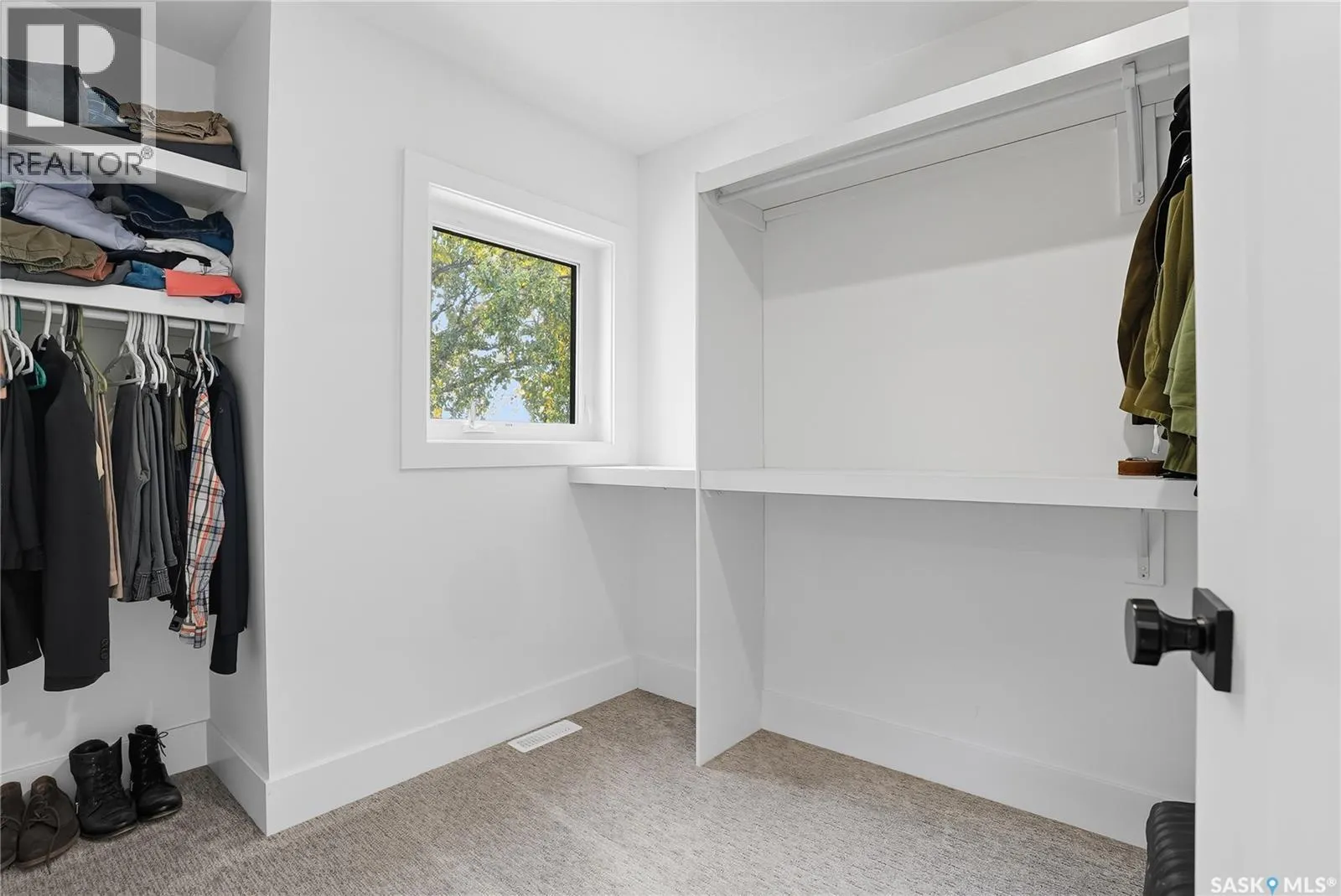 1172A Spadina CRESCENT E