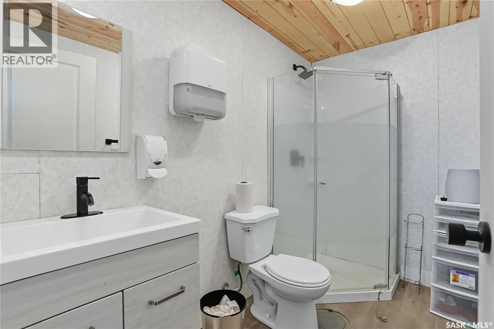 1172A Spadina CRESCENT E