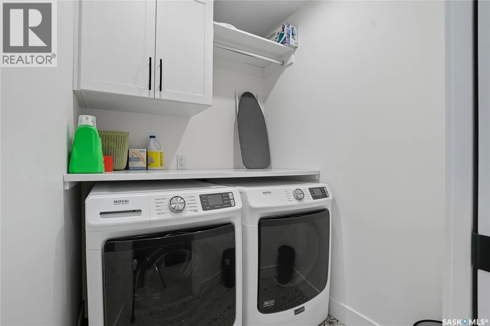 1172A Spadina CRESCENT E