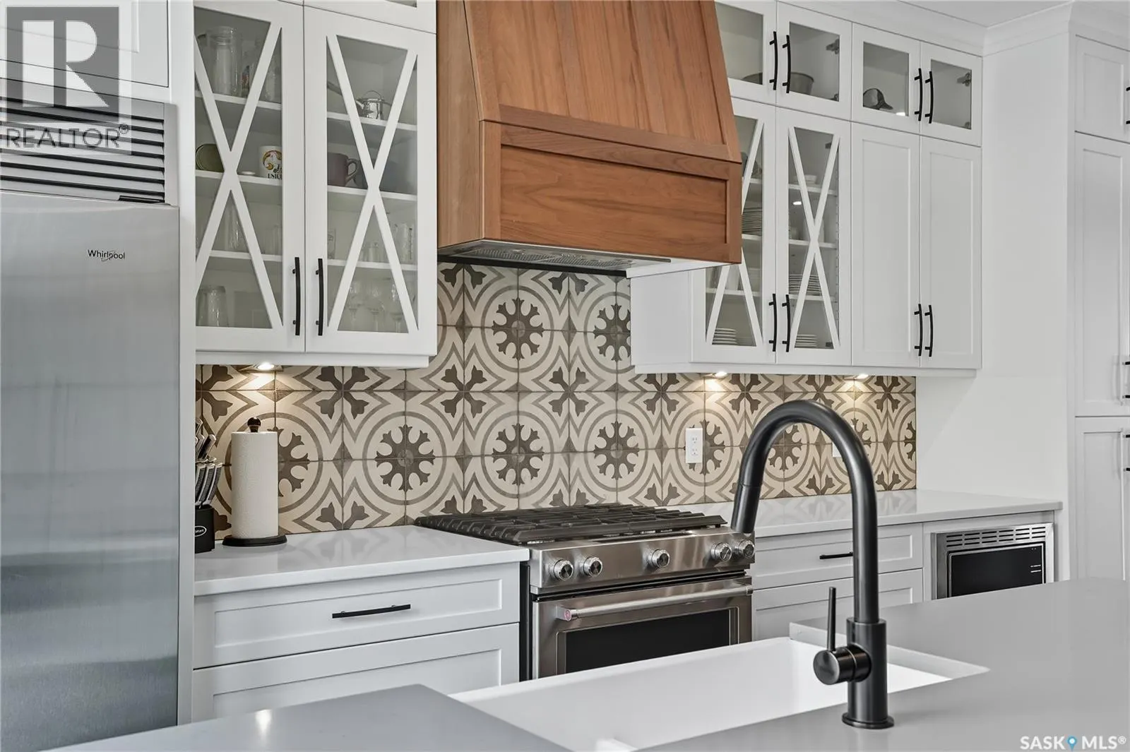 1172A Spadina CRESCENT E
