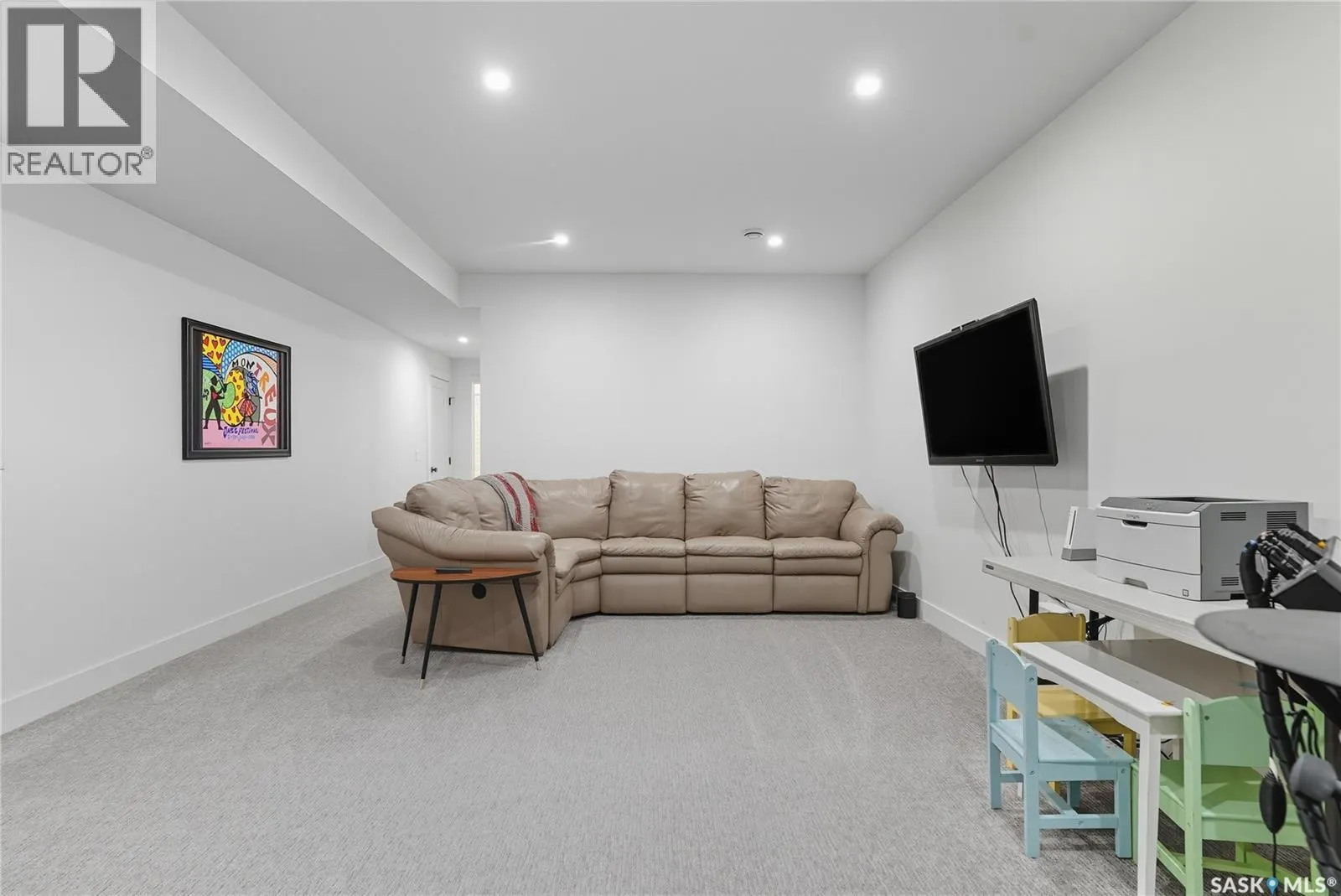 1172A Spadina CRESCENT E