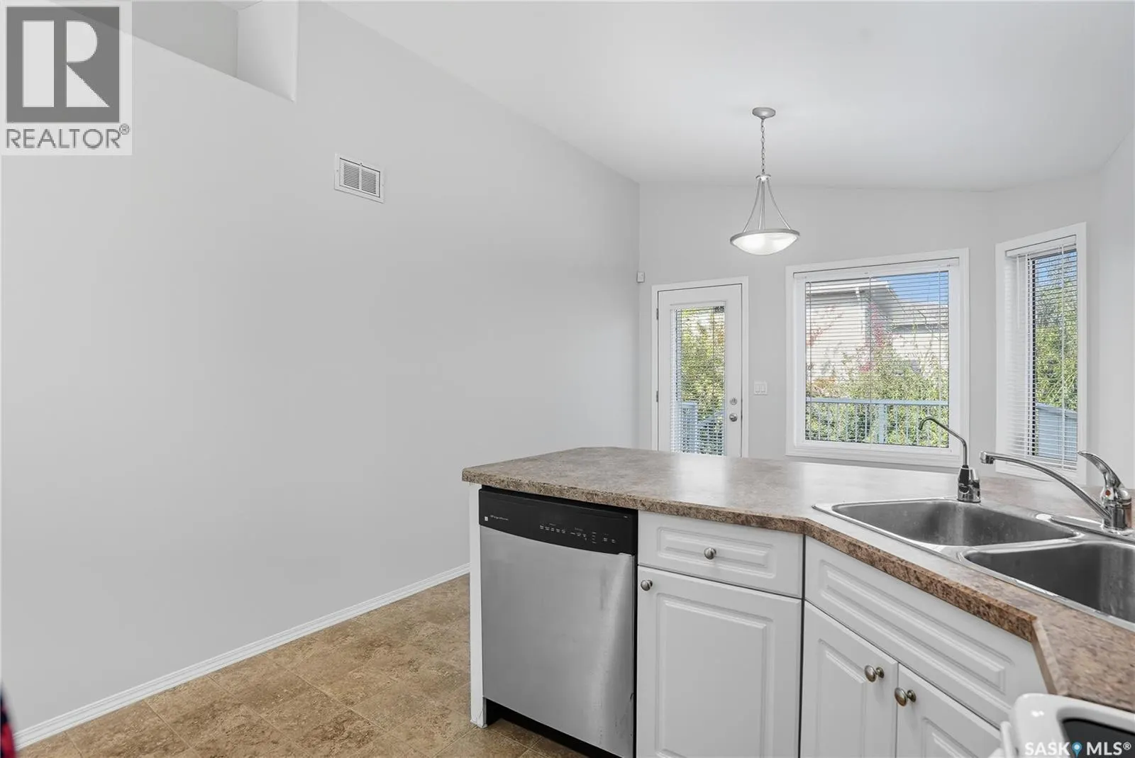 207 Buckwold COVE