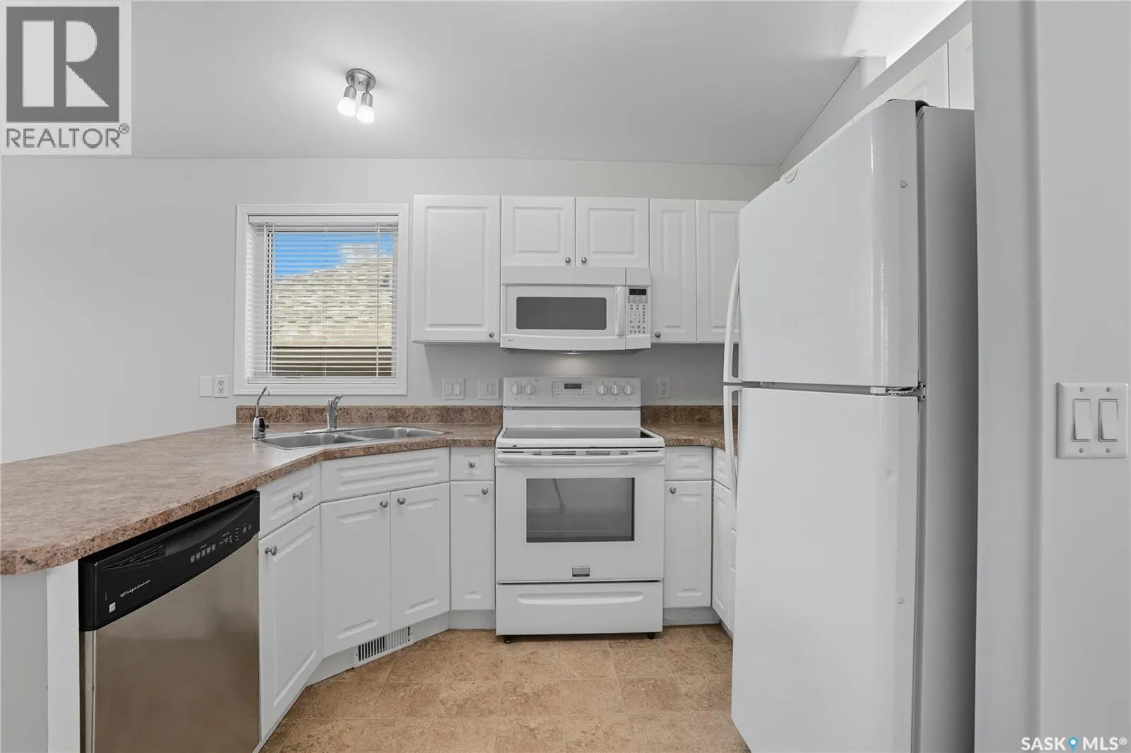 207 Buckwold COVE
