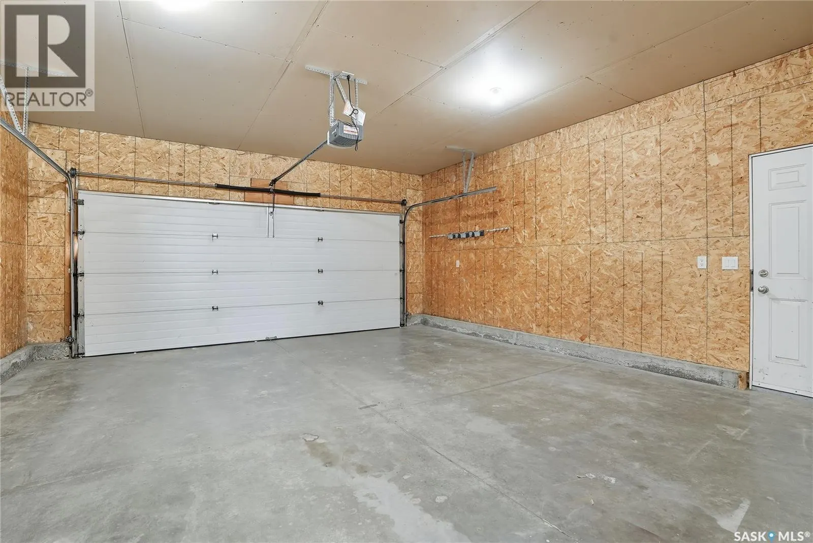 207 Buckwold COVE