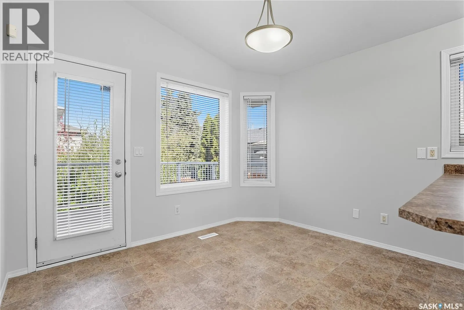 207 Buckwold COVE