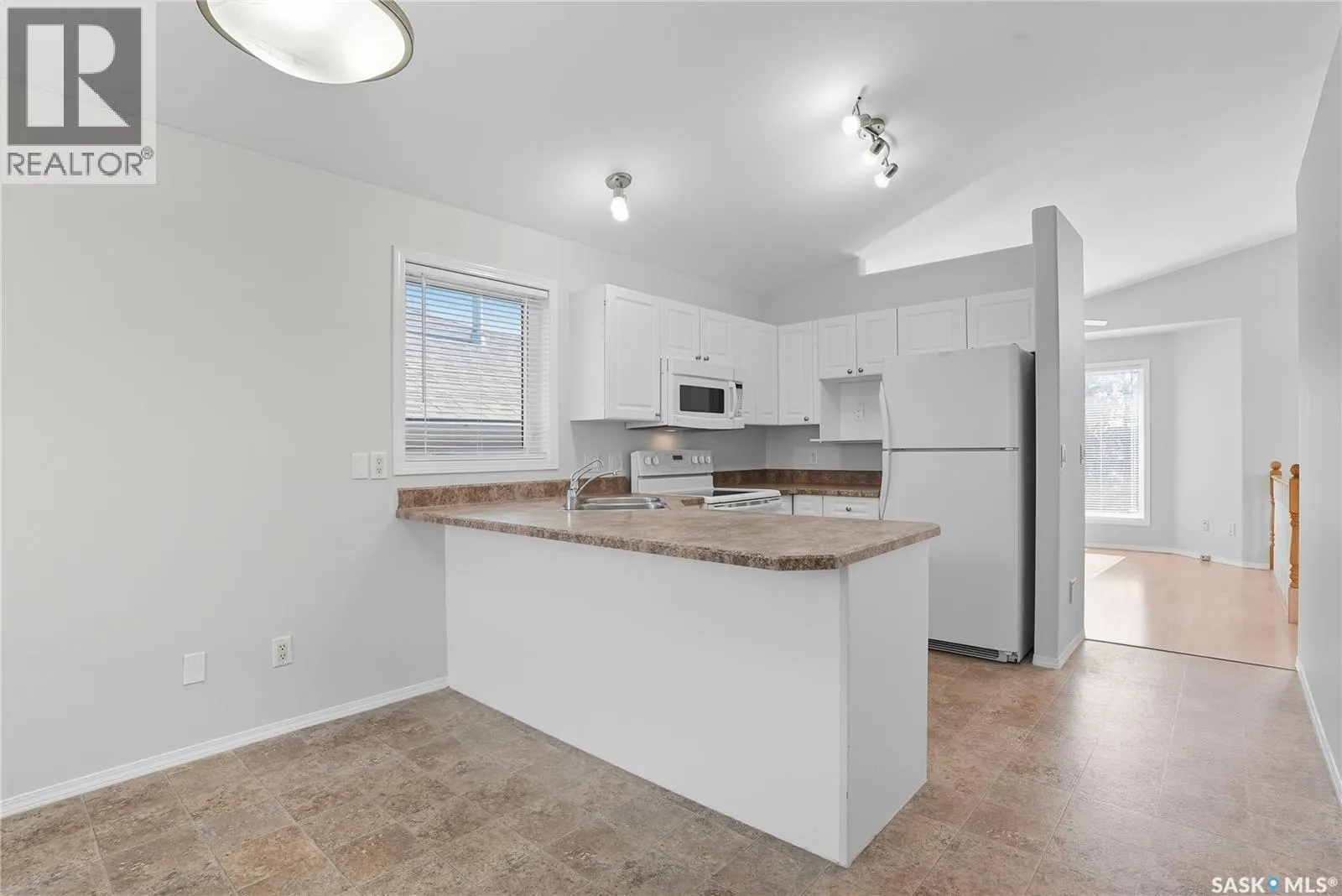 207 Buckwold COVE