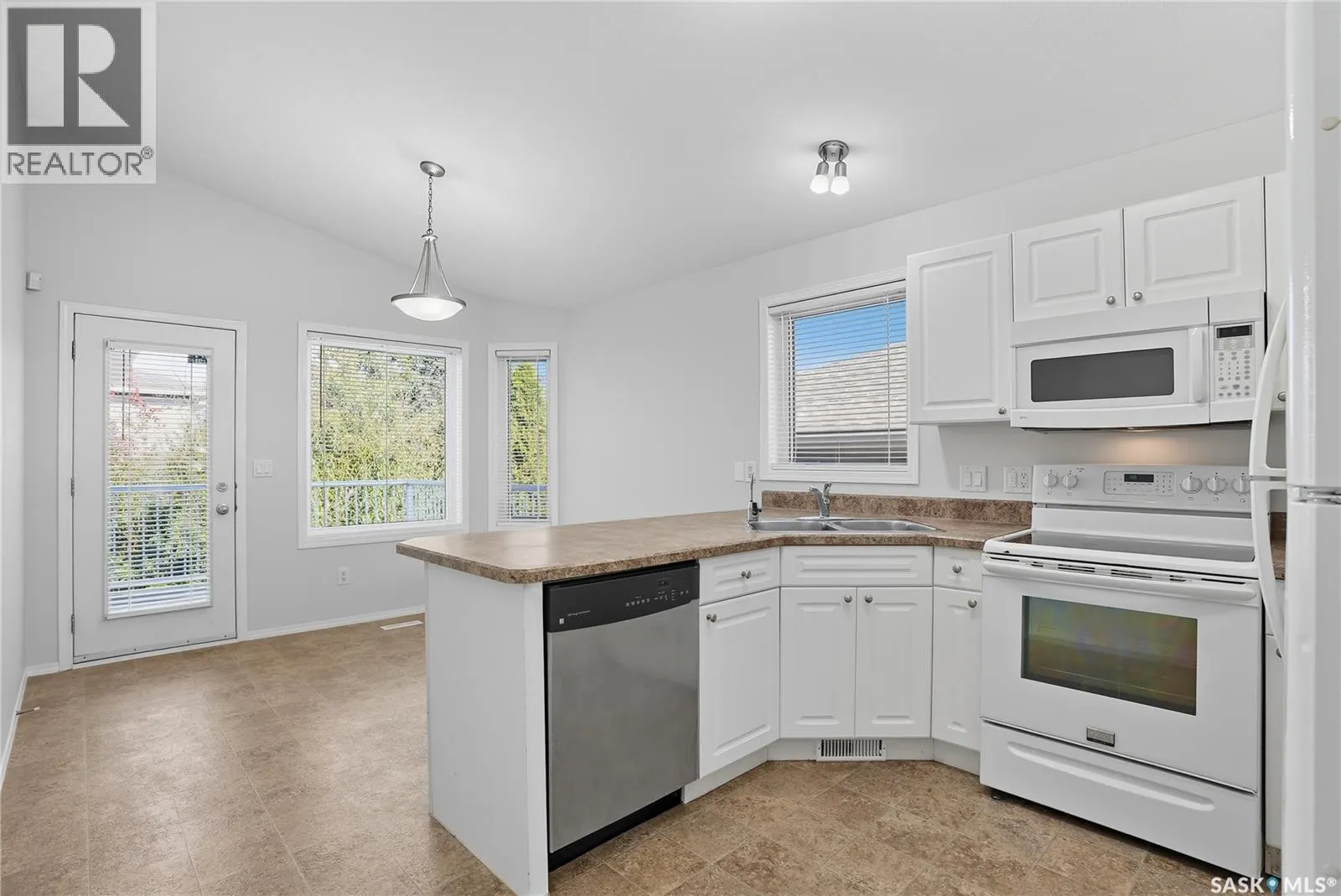 207 Buckwold COVE