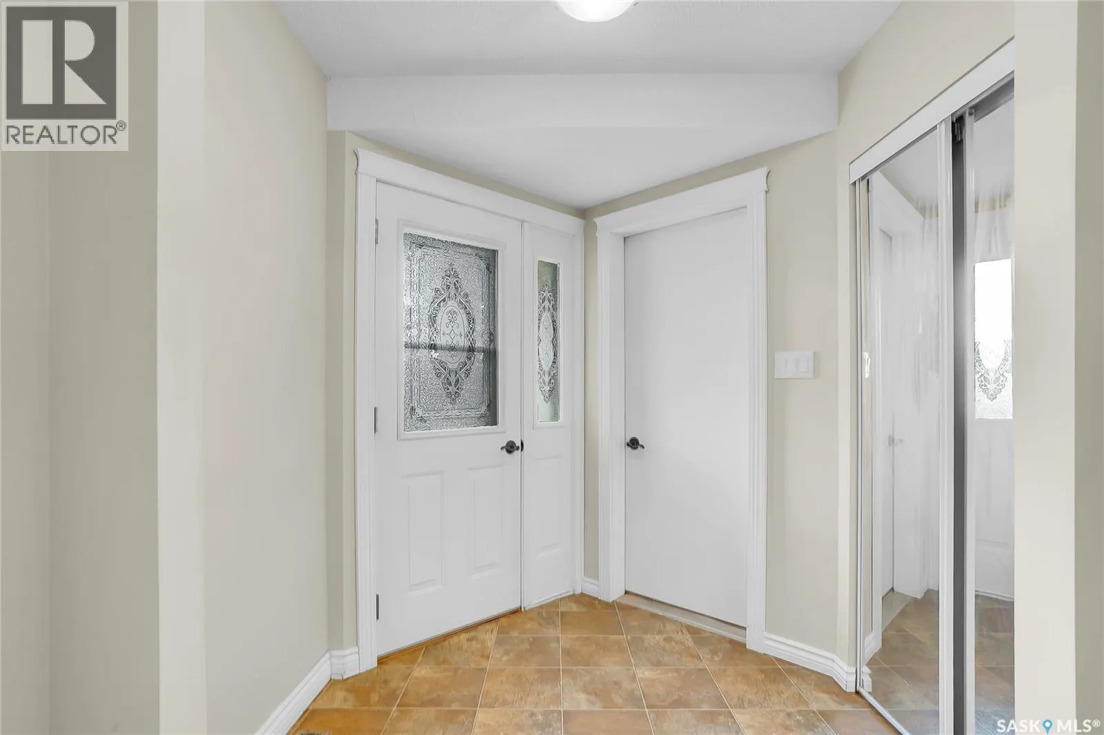 22 3415 Calder CRESCENT