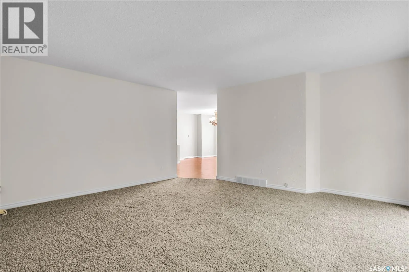 22 3415 Calder CRESCENT