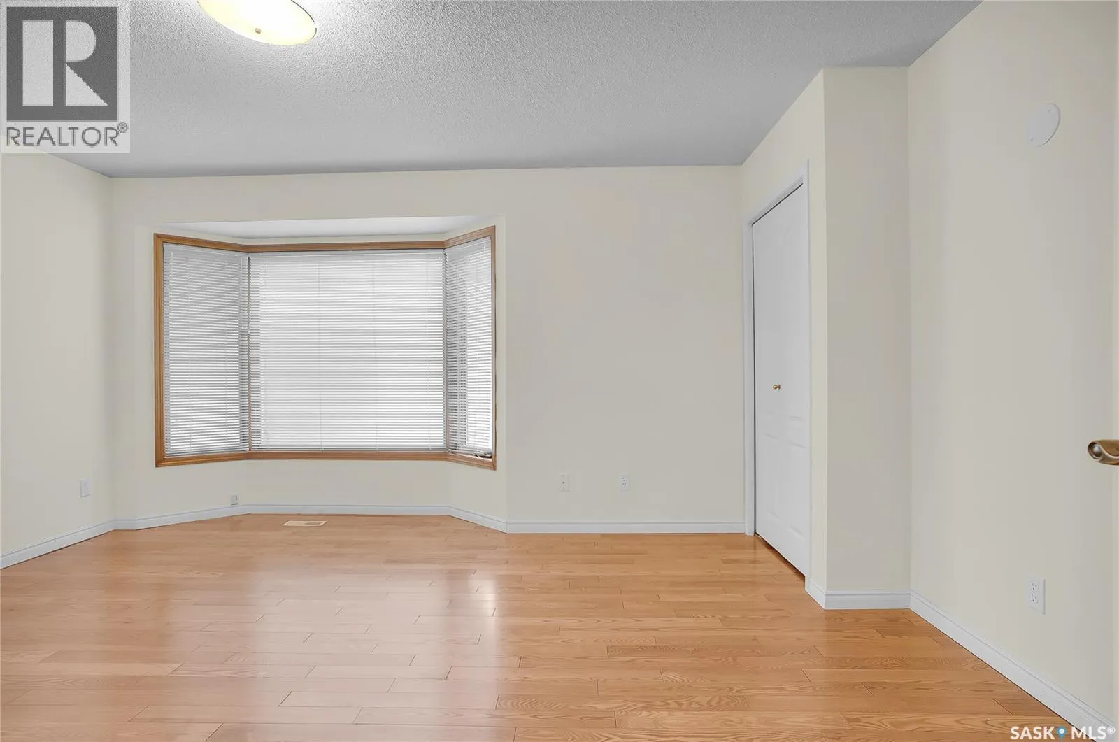 22 3415 Calder CRESCENT
