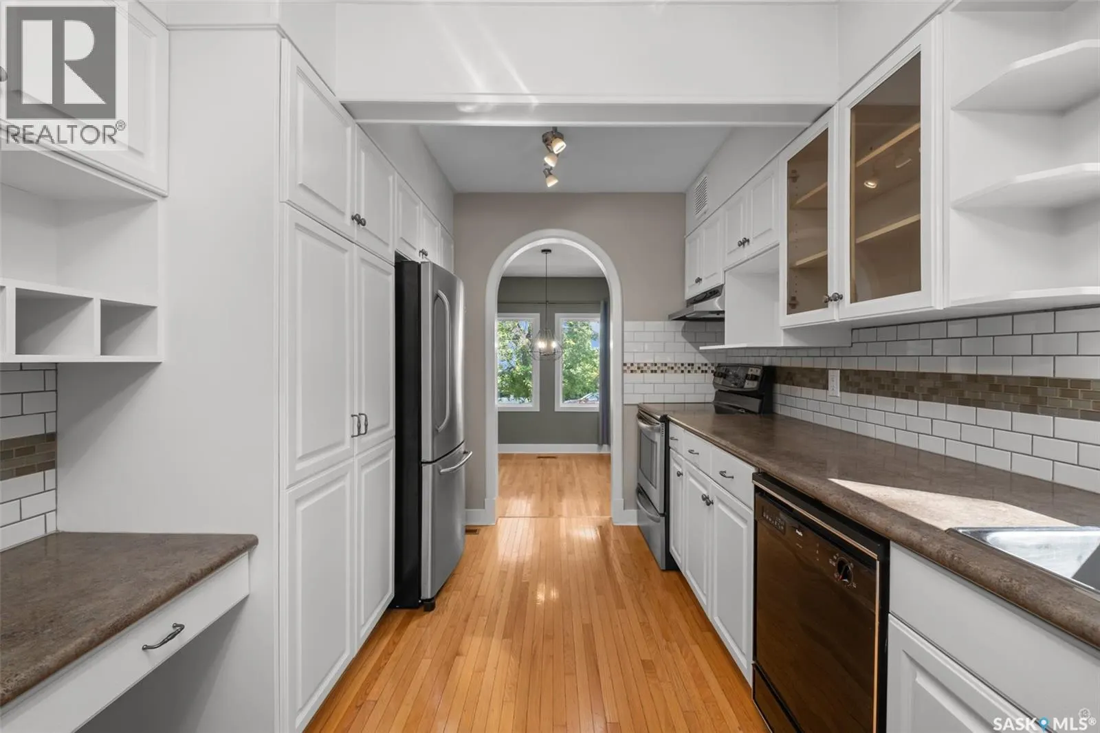 607 20th STREET W